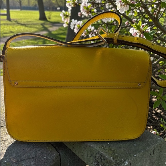 Kate Spade Wellesley Yellow Leather Flap Crossbody Polka Dot Lining - Picture 2 of 10
